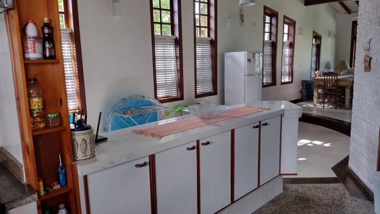 Imagem CASA FRENTE MAR - com 6 dormitórios à suítes - Lagoinha - Ubatuba
