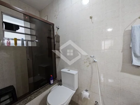 Imagem Casa à Venda na Taquara com 3 Quartos: Opção de Moradia e Negócios