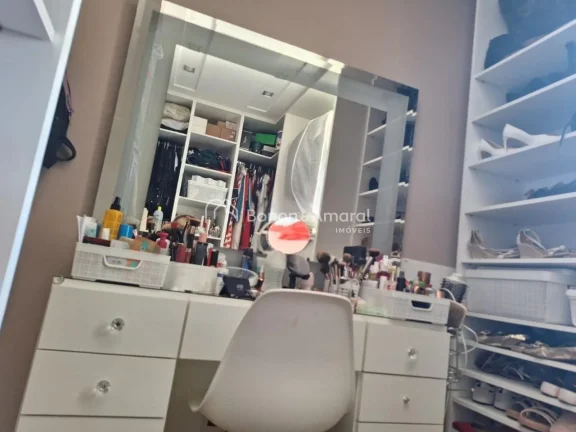 Imagem Descubra o conforto e a sofisticação de viver em um apartamento que combina design contemporâneo,...