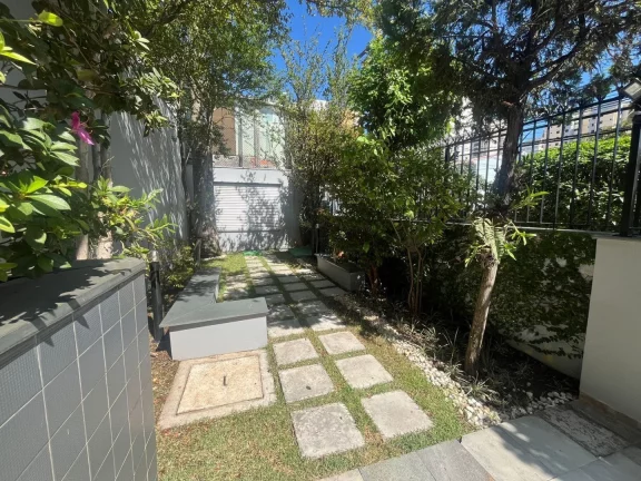 Imagem Apartamento com Sacada Perdizes 3 dormitórios, 1 suíte, 2 vagas de Garagem. Edifício com Piscina e Churrasqueira
