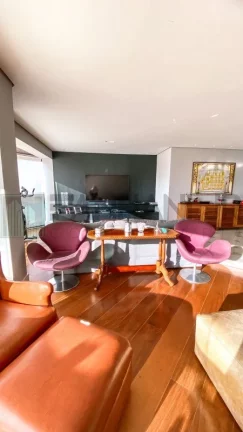 Imagem Apartamento de Luxo no Tatuapé: 3 quartos, 3 suítes, 3 salas, 4 banheiros, 3 vagas de garagem, 224m². Venha conferir!