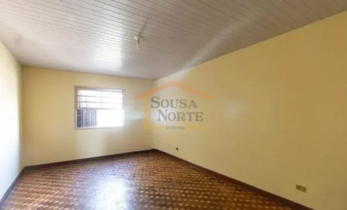 Imagem Sobrado espaçosa com 298m², 3 dormitórios, 2 banheiros e 3 vagas de garagem. Quintal na frente e ...