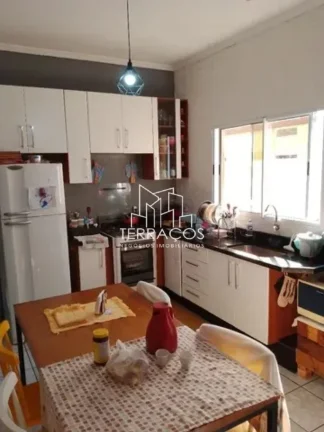 CASA COM 2 DORMITORIOS - 2 VAGAS DE GARAGEM NO BAIRRO JARDIM LAURA - CAMPO LIMPO PAULISTA