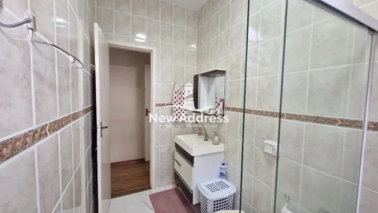 Imagem Duas casas com ponto comercial em terreno de 335m² em Rosa da Penha. Amplas, bem cuidadas e com estrutura para kitnets. Ideal para morar ou investir.