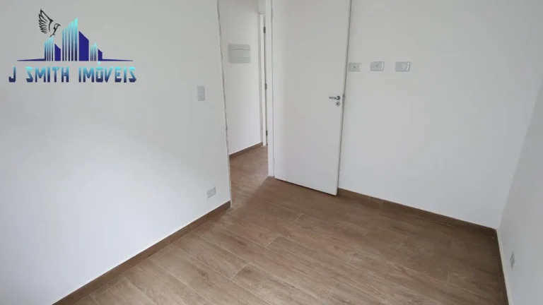 Imagem CASA 2 SUÍTES, 75m², 2 VAGAS, CONDOMÍNIO LAZER COMPLETO. KM 26 DA RAPOSO