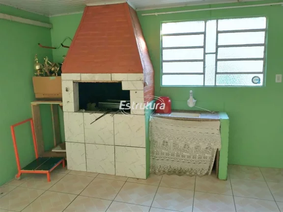 Casa com excelente localização no Bairro Jucelino Kubischek