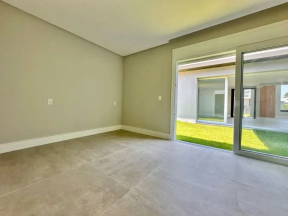 Foto do imóvel: Casa em Condominio 4 Dormitórios - Bairro Araçá