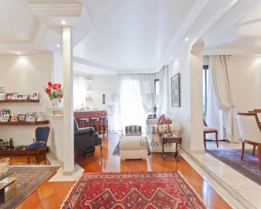 Imagem Apartamento amplo com living para 3 ambientes, terraço com vista livre, lavabo, 3 suítes com armá...