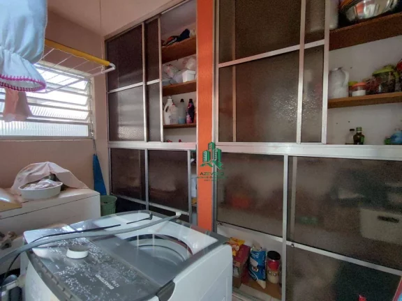 Imagem Lindo Sobrado de esquina com 170mt² - 3 dorm. /2 Banheiros e 3 Vagas