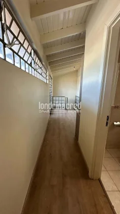 Imagem Casa ampla no Jardim das Palmeiras, zona norte de Londrina, com 3 quartos, 3 banheiros, churrasqueira, terraço e 178m² de área construída