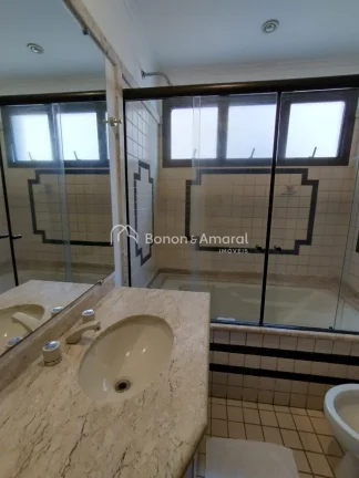 Imagem Localizado em uma das regiÃµes mais valorizadas de Campinas, este apartamento no prestigiado CondomÃ...