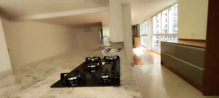 Imagem Apartamento 144 M², 3Q, 1 Suíte, 3º opcional, todo reformado, sala e cozinha gourmet integrados com forno e cooktop, academia, playground, ar split.