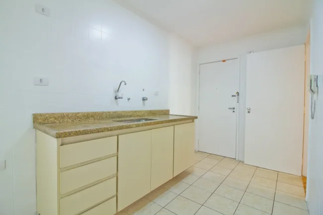 Imagem Apartamento Reformado 82M², 3Q, 1 Banheiro, 1 Vaga, Varanda, Academia, Playground, Salão de Festas e Jogos.