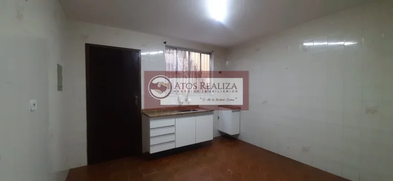Imagem Este incrível sobrado de 102m² de área útil está localizado em Socorro - São Paulo e é a escolha perfeita para quem busca conforto e praticidade. Com dois dormitórios e dois banheiros, este imóvel é ideal para casais e pequenas famílias que buscam um lar 