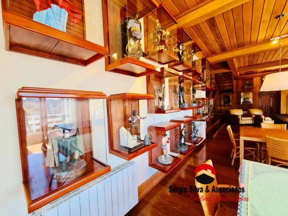 Imagem Casa a Venda na Região de Vila Capivari em Campos do Jordão - SP.