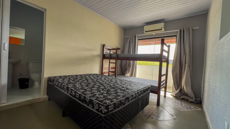 Imagem Oportunidade imperdível: Chácara à venda em Araçoiaba da Serra-SP, no bairro Cercado, com 7 quartos, 4 suítes e 500m² de área!