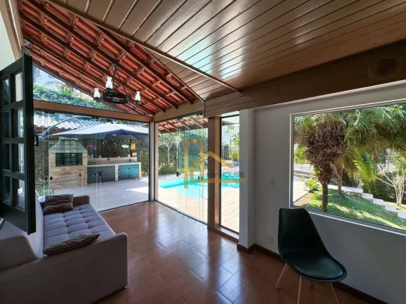 Imagem Casa com 5 dormitórios e lazer privativo à venda na Região do Green Valley em Albuquerque - Teresópolis/RJ