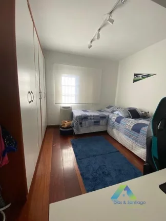 Imagem Sobrado com 4 Quartos e 5 banheiros à Venda, 180 m² por R$ 899.900