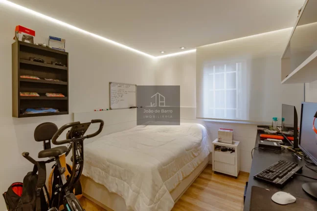 Imagem Apartamento Impecável no Itaim Bibi - 3 Dorms, 1 Suíte, 105m². Viva o Melhor de SP!