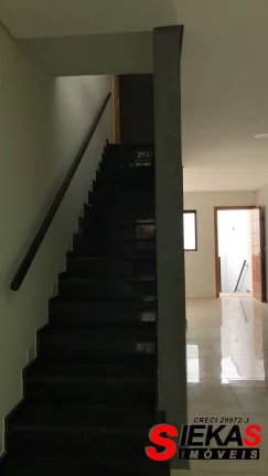 Imagem Imperdível oportunidade! Casa à venda na Penha de França, São Paulo-SP: 3 quartos, 1 suíte, 2 salas, 4 banheiros, 4 vagas de garagem, 180m².