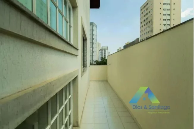 Imagem Linda casa à venda com 262m², próximo ao metrô Praça da Arvore e Saúde.