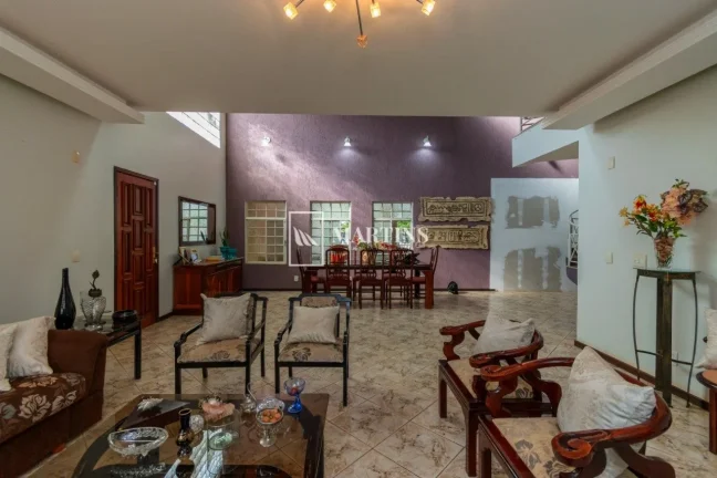 Imagem Imagine viver em uma casa onde cada detalhe foi pensado para elevar sua qualidade de vida. São 700m...