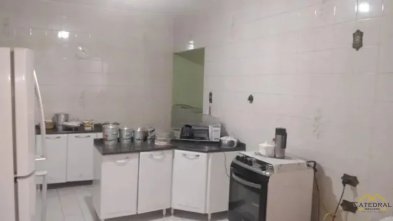 Imagem Casa térrea com 2 quartos e 2 vagas cobertas à venda - Vila Liberdade - Jundiaí