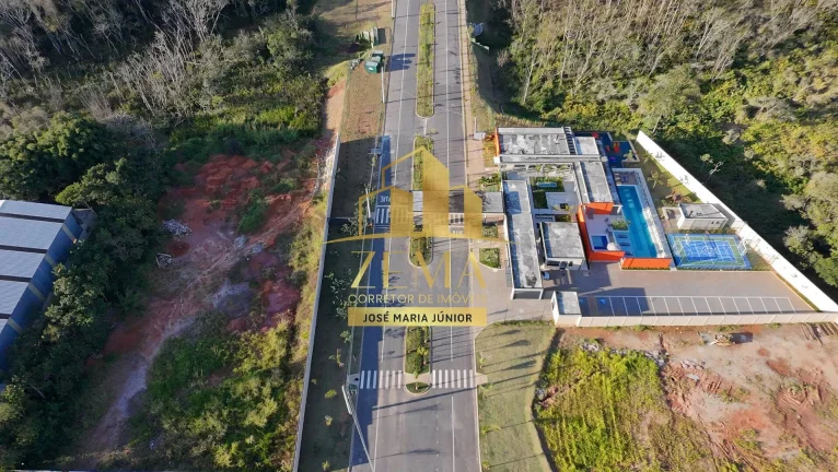Imagem Terreno Condomínio Clube 250m2, Diferenciado, Parte Alta, Rua sem saída.