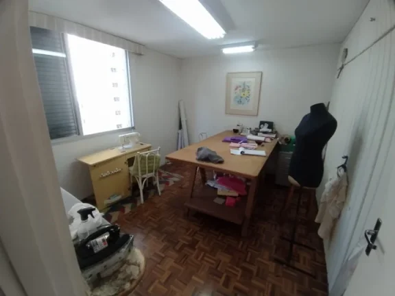 Imagem Espaçoso Apartamento Jardim Paulista - 179M², 3 Dorms, 1 Suíte, Sala para 2 Ambientes, 2 Vagas, Armários.