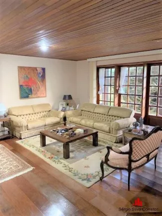 Imagem Casa a Venda com 03 Suítes, por 2.500.000,00 em Vila Inglesa.