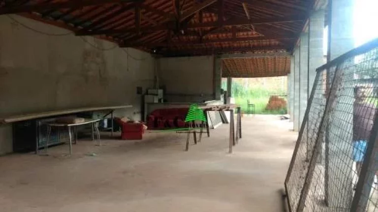 Imagem Chácara para Venda em Limeira, Vila Queiroz, 3 dormitórios, 1 suíte, 1 banheiro, 5 vagas