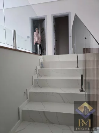 Imagem Lindíssima casa cinematográfica em condomínio Alphaville Jundiaí