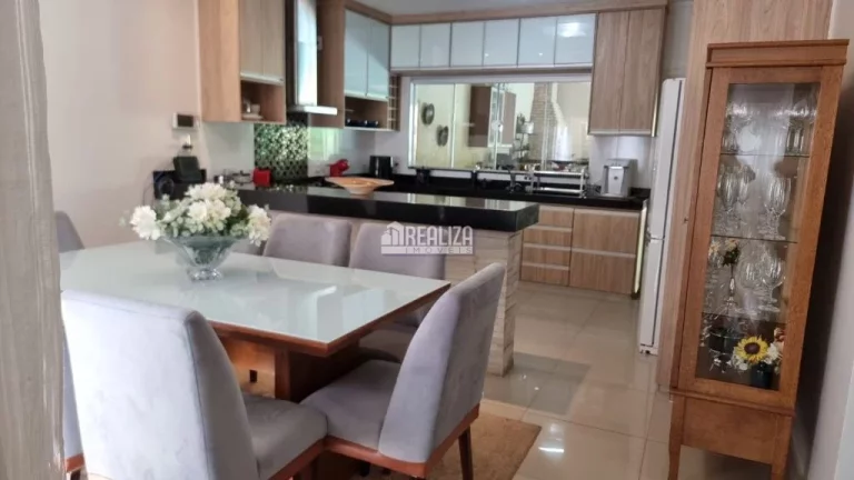 Imagem Casa à venda no bairro Dom Eduardo II, Uberaba: 3 dormitórios, piscina aquecida e móveis planejados!