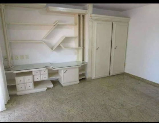 Imagem Casa à Venda em Farolândia - Espaçosa, Confortável e Bem Localizada!