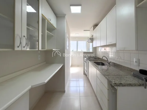 Imagem Com reforma recente e projeto que valoriza amplitude, iluminação e conforto, esta cobertura duplex...
