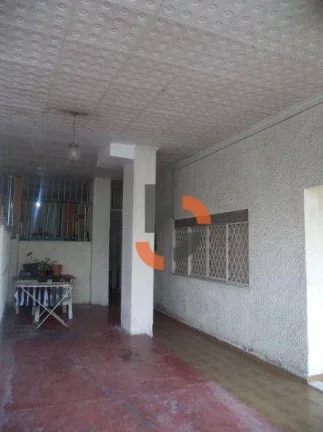 Imagem Oportunidade no Centro de NI: Casa Térrea com 2 Vagas a Pé do Calçadão