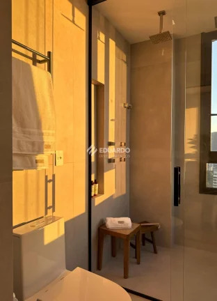 Imagem 143 Mayfair - Apartamento Decorado Frente Mar com 4 Suítes à Venda no Centro de