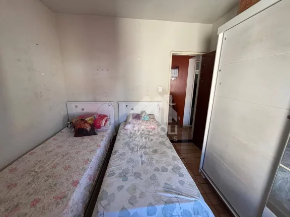 Imagem Apartamento com 2 dormitórios à venda, 55 m² por R$ 220.000,00 - Alvorada - Vila Velha/ES