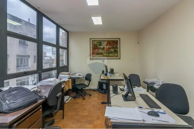 Imagem Oportunidade no centro histórico de SP – Conjunto Comercial de 87m² com renda imediata