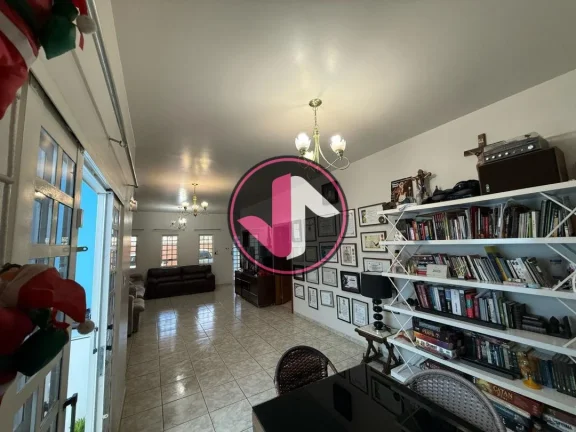 Imagem Se você procura por uma Casa Comercial espaçosa e cheia de comodidades em Cuiabá, não pode deixa...