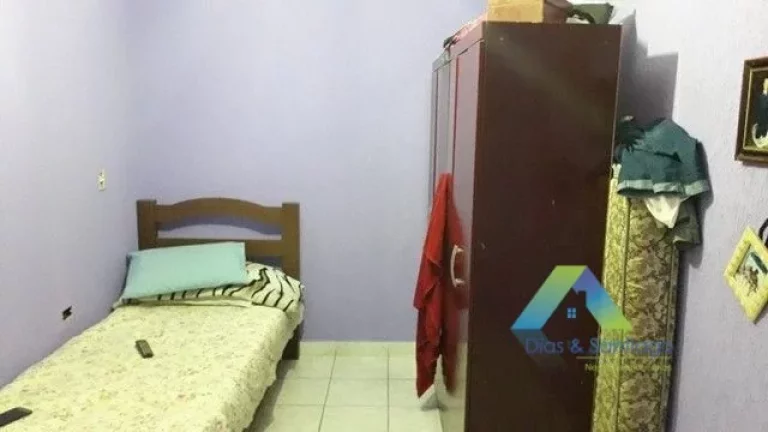 Imagem DIADEMA Sobrado 188M², 3 dormitórios, 2 vagas com ótima localização e valor !!!