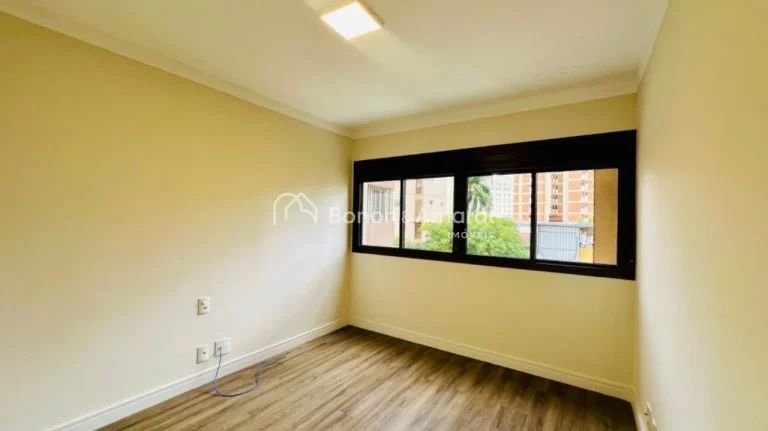 Imagem Em uma das ruas mais desejadas do Cambuí, este apartamento único oferece o privilégio de ocupar u...