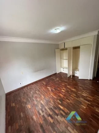 Imagem Jabaquara Sobrado 200M², 3 dormitórios, 1 suíte, 4 vagas a 10 minutos da estação do metro Jabaquara !!!