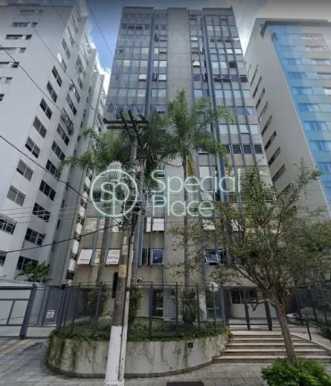 Imagem Apartamento com 180m², reformado na parte plana do Jardim América. Possui piso em tacos de madeira...