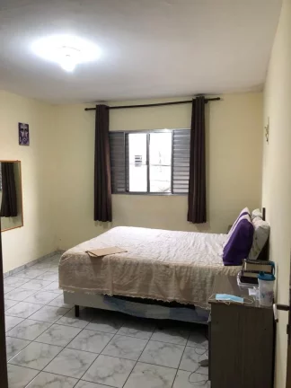 Imagem Sobrado Vila Alpina - 250 m² - 4 Dormitórios - 1 Suíte - Quintal com churrasqueira - 2 Vagas - Portão eletrônico.