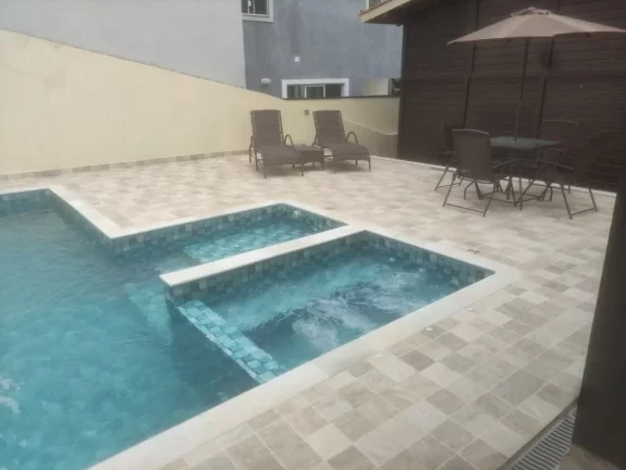 Imagem Sobrado com 2 dormitórios, 132 m² - venda por R$ 1.300.000,00 ou aluguel por R$ 13.260,00/mês - Parque Residencial Itapeti - Mogi das Cruzes/SP