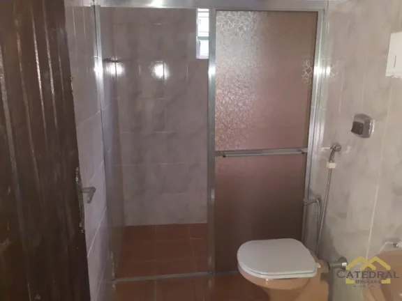 Imagem CASA COM SALÃO COMERCIAL NA VILA ARENS