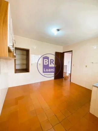 Imagem Casa com Fundos para Locação Comercial ou Residencial.