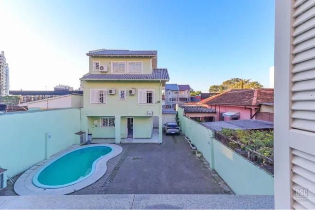 Foto do imóvel Casa com 4 Quartos à Venda,  em Tristeza - Porto Alegre