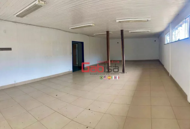 Imagem Espaço Versátil à Venda: Imóvel de 4125 m² com Estrutura de Escola e Quadra na Ferradura
